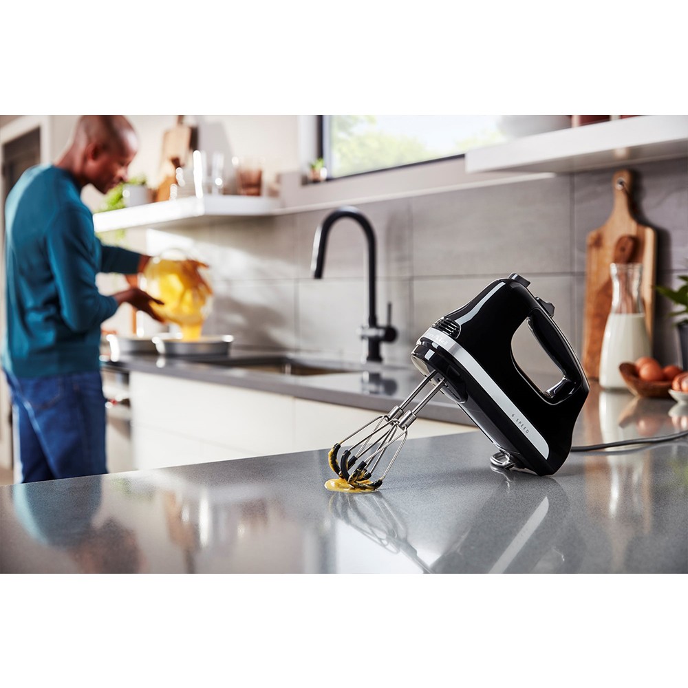 Міксер KitchenAid ручний чорний 5KHM6118EOB