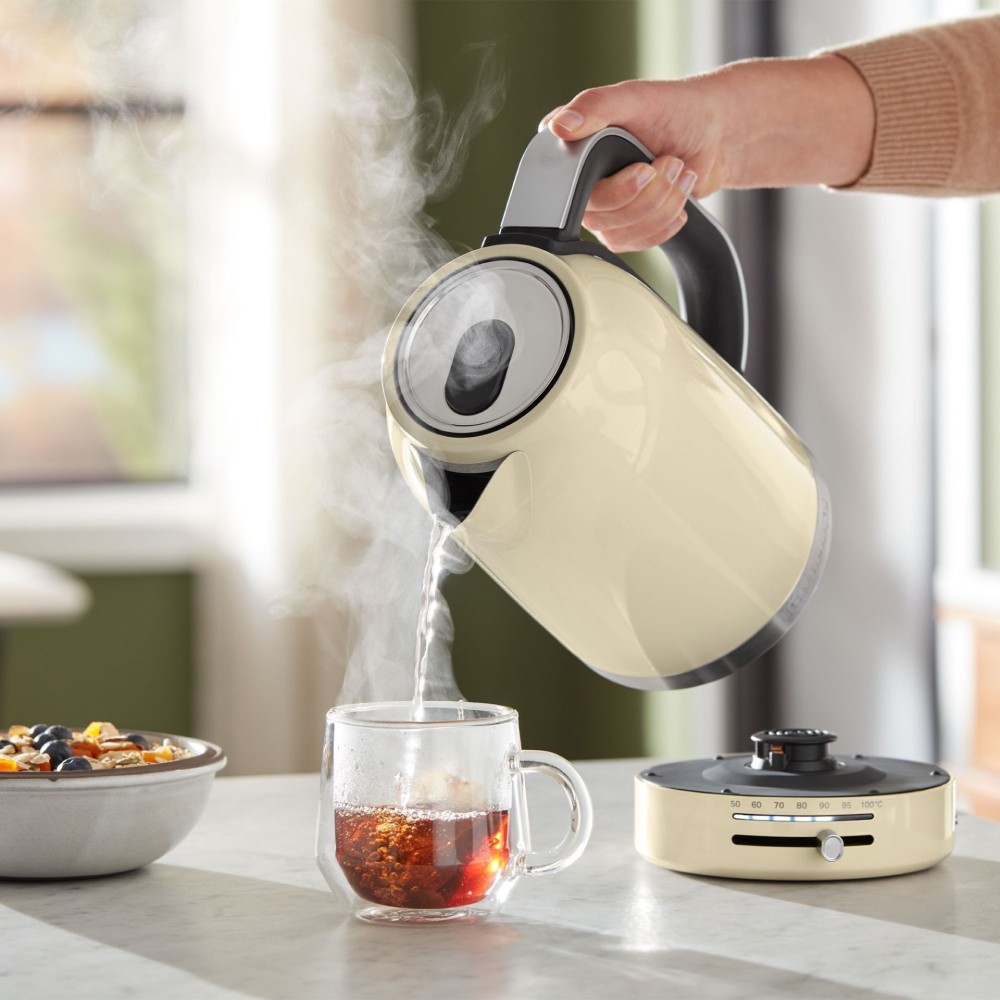 Електрочайник KitchenAid 1,7 л кремовий 5KEK1701EAC