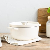 Каструля чавунна з кришкою KitchenAid Cast Iron 3,3 л мигдальний крем CC006056-001