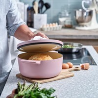 Каструля чавунна з кришкою KitchenAid Cast Iron 5,2 л суха троянда CC007431-001